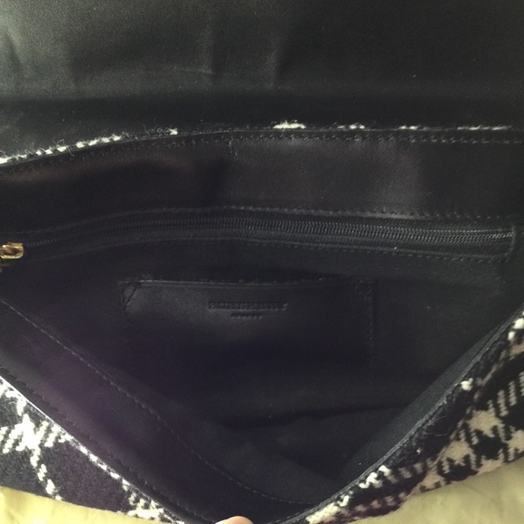 Authentic Burberry clutch - Picture 8 of 16